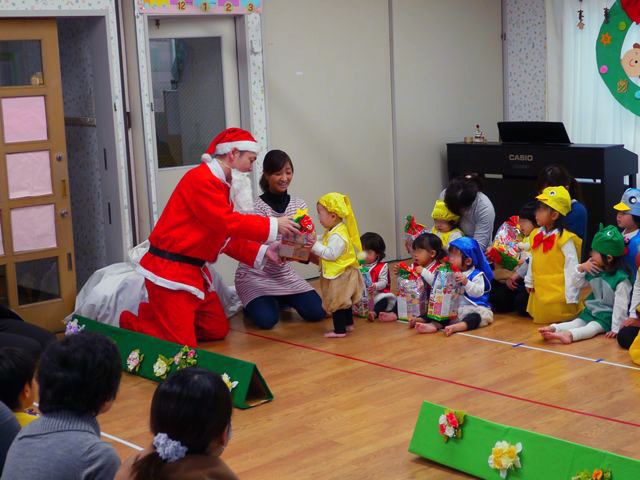 エンゼル保育園、生活発表会の様2子